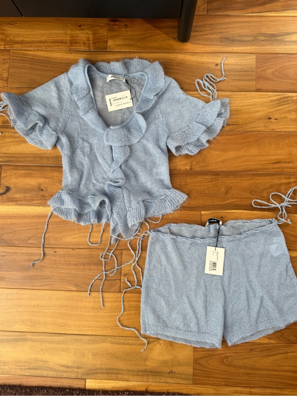 NWT Guizio blue ruffle knit short set - Picture 2 of 6